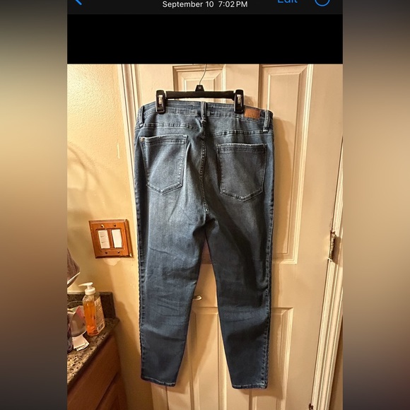 Judy blue jeans size 15/32 relaxed fit - Picture 3 of 4